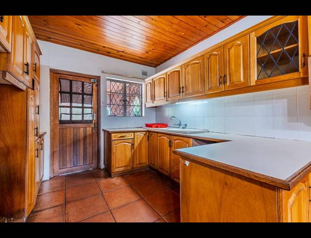 8 BEDROOM HOUSE FOR SALE IN CHASEDENE